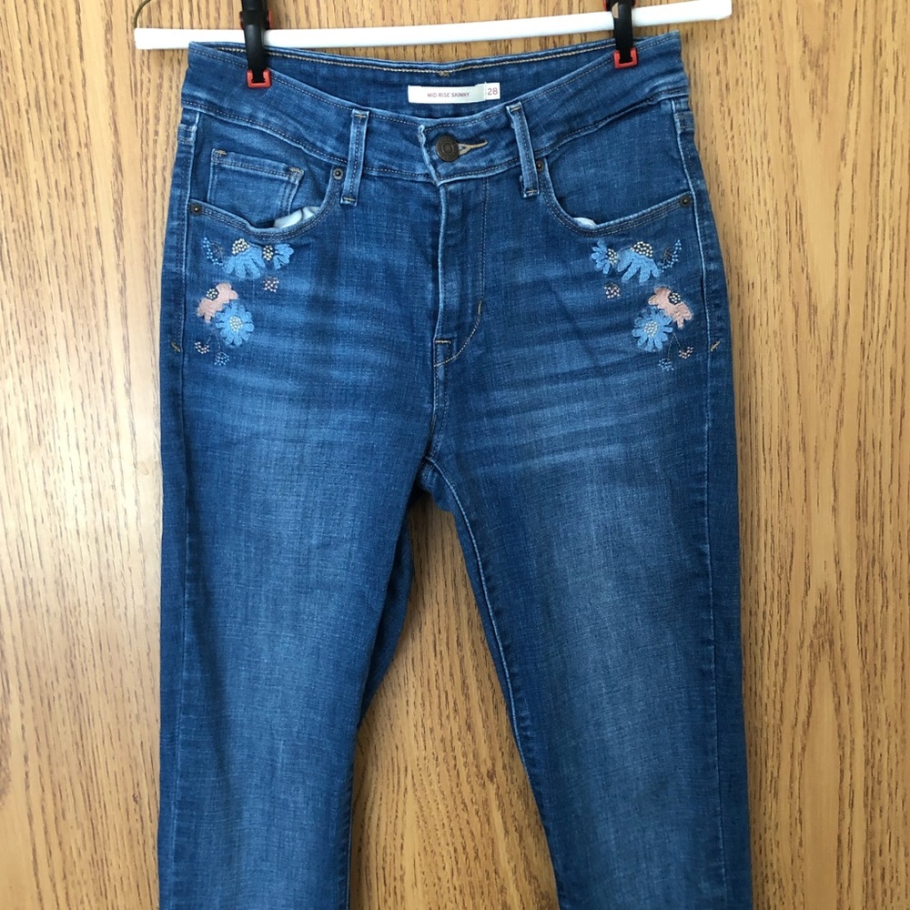 Embroidered skinny jeans